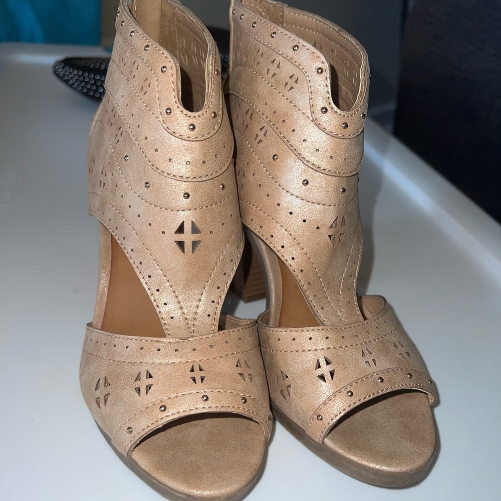 Summer heels